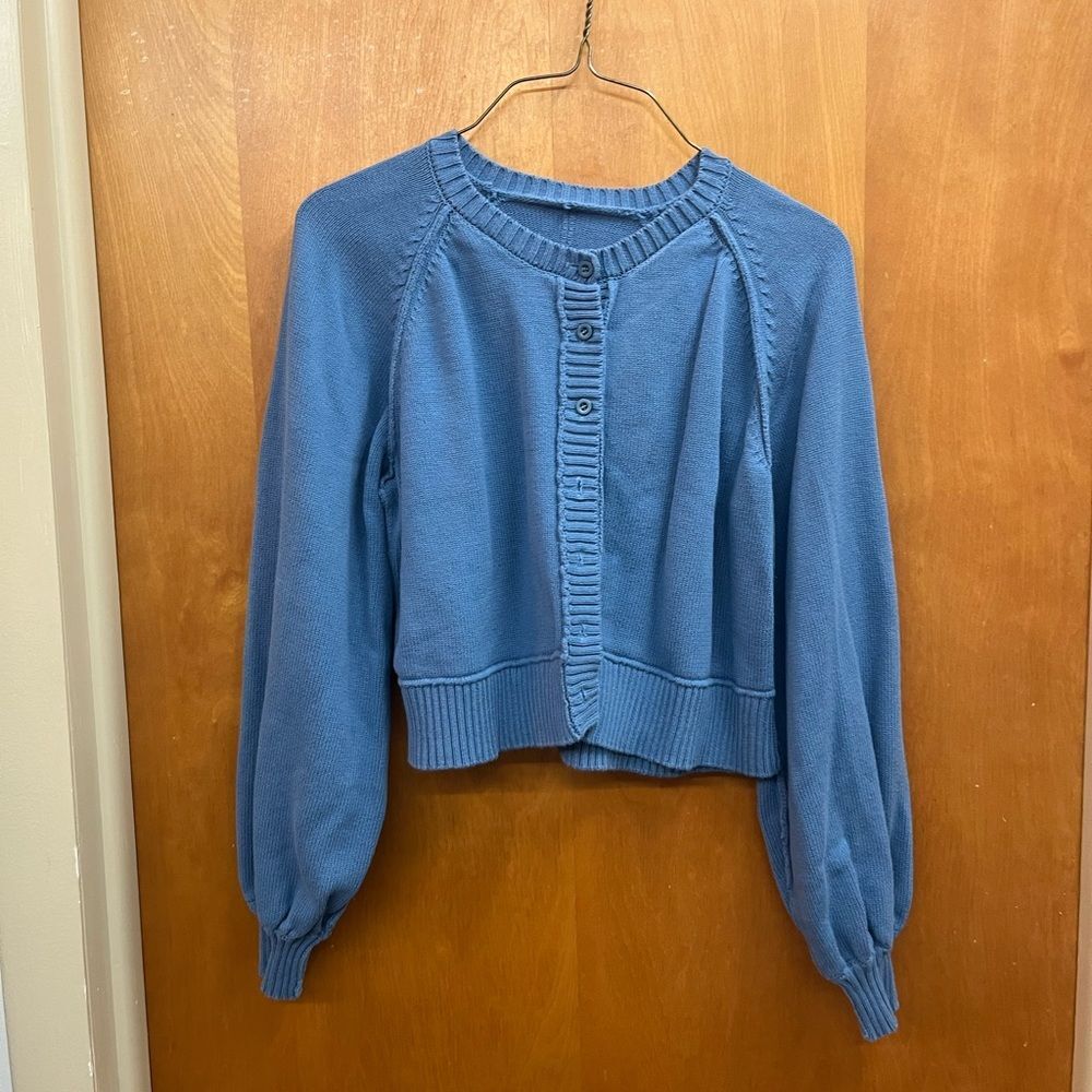Blue Button-Up cropped long sleeve Cardigan